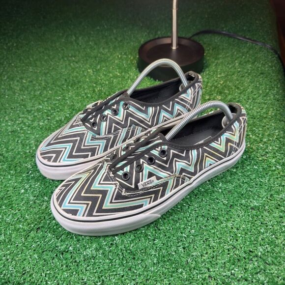 VANS OFF THE WALL - - Picture 1 of 9